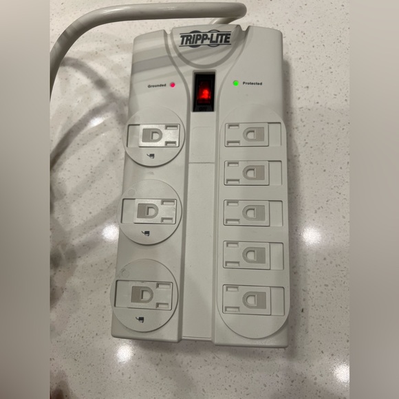 Tripp Lite 8 Outlet Surge Suppressor, 8' Cord, 1500 Joules - Picture 3 of 9